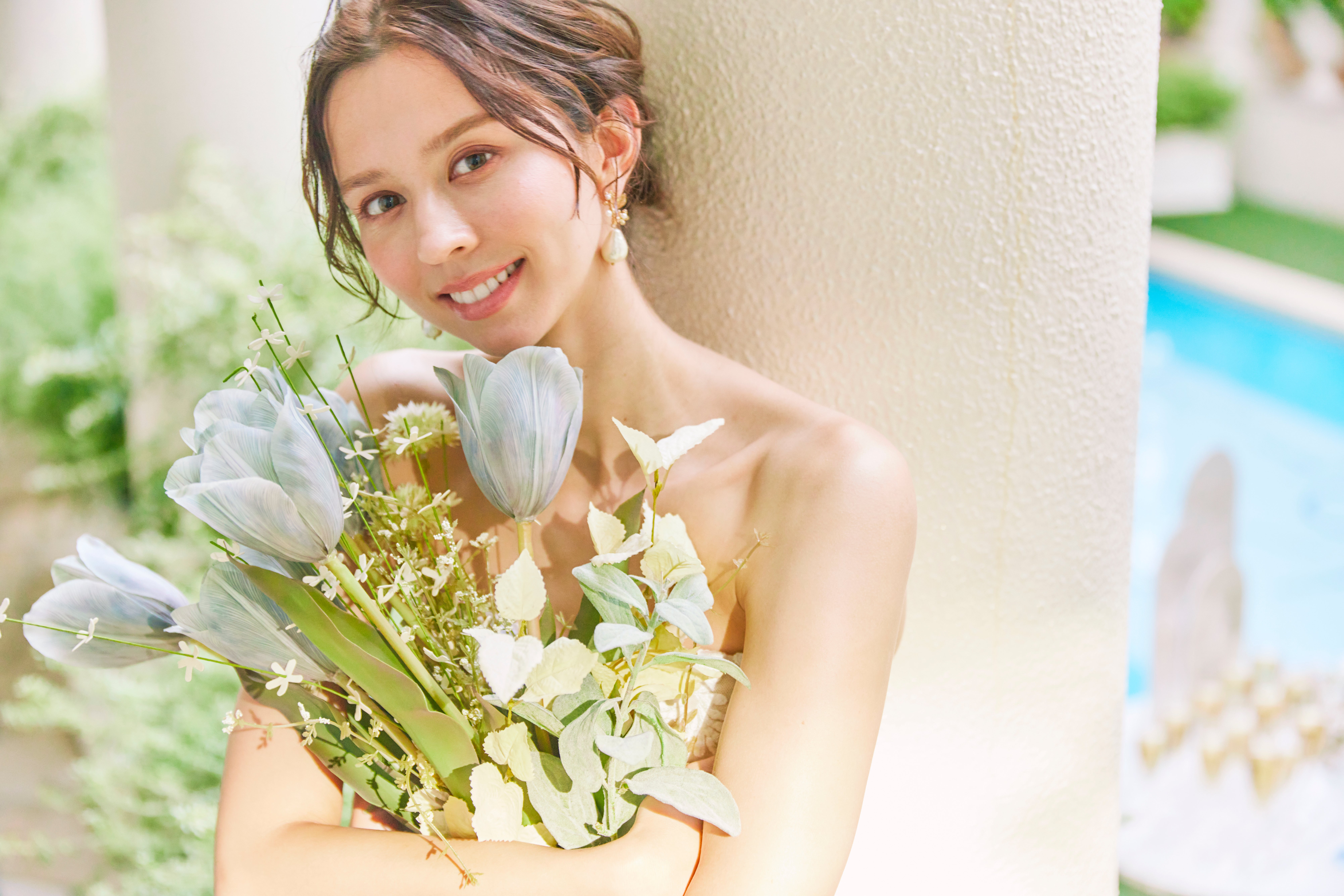 ブーケトスとは？結婚式での意味やマナー・演出アイデアを解説