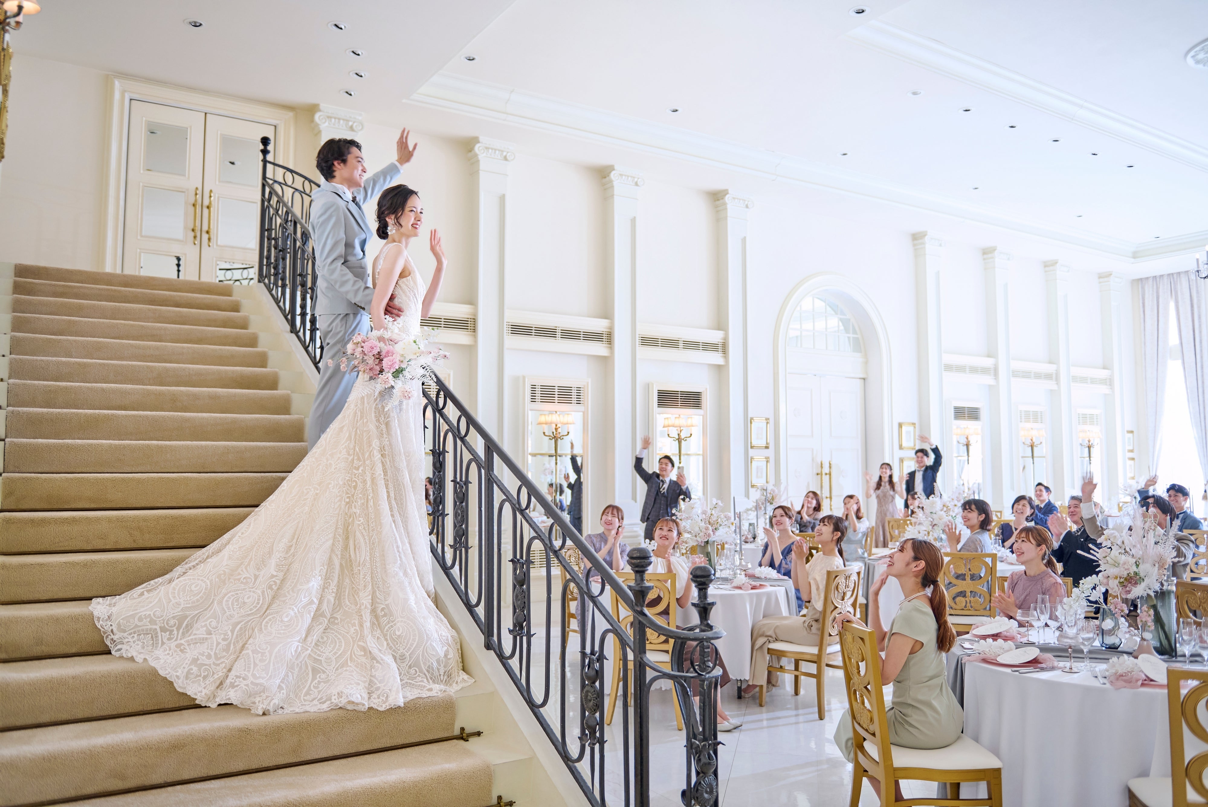 結婚式入場曲で絶対盛り上がる！鉄板ソング＆入場演出アイデア