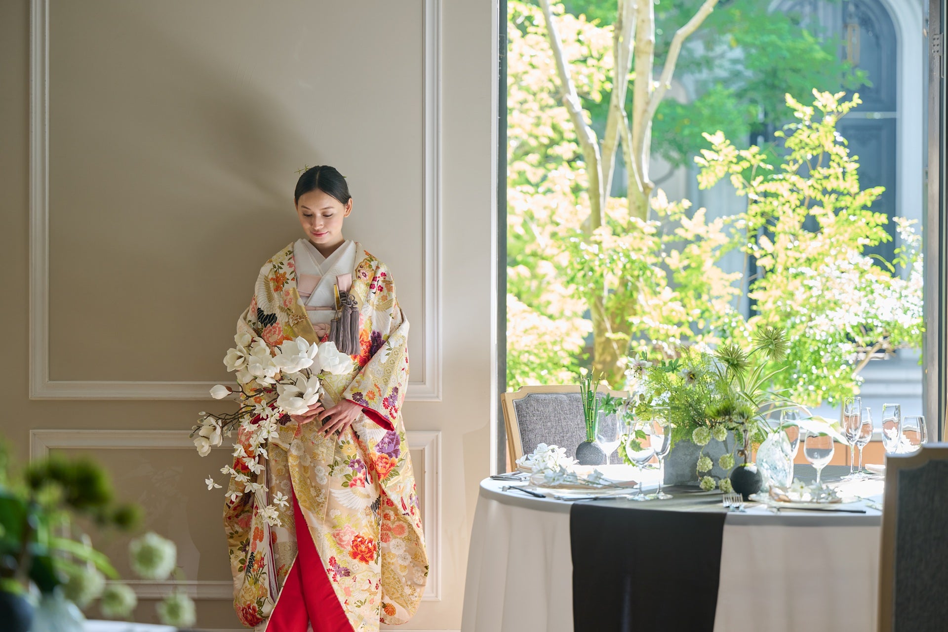 色打掛の完全ガイド】結婚式の準備で知りたい色選び・髪型・費用・白